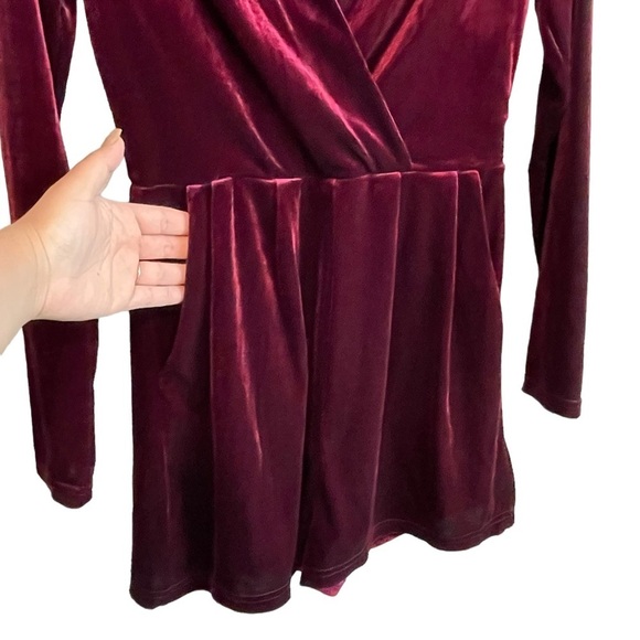 LULUS Romantic Moves Burgundy Velvet Long Sleeve Romper Women's Size Small - Picture 5 of 11